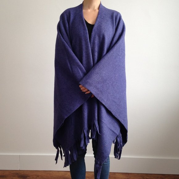 *NWOT* Purple Cozy Polar Fleece Poncho Blanket - Picture 3 of 9